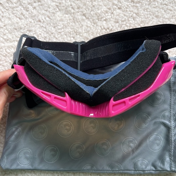 Spy women’s goggles with hot pink frame - Picture 7 of 9